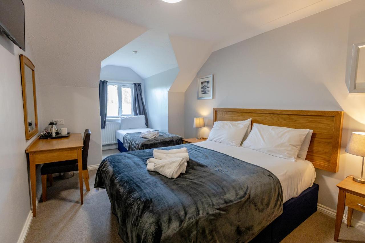 The Angel Hotel Алтон Екстериор снимка