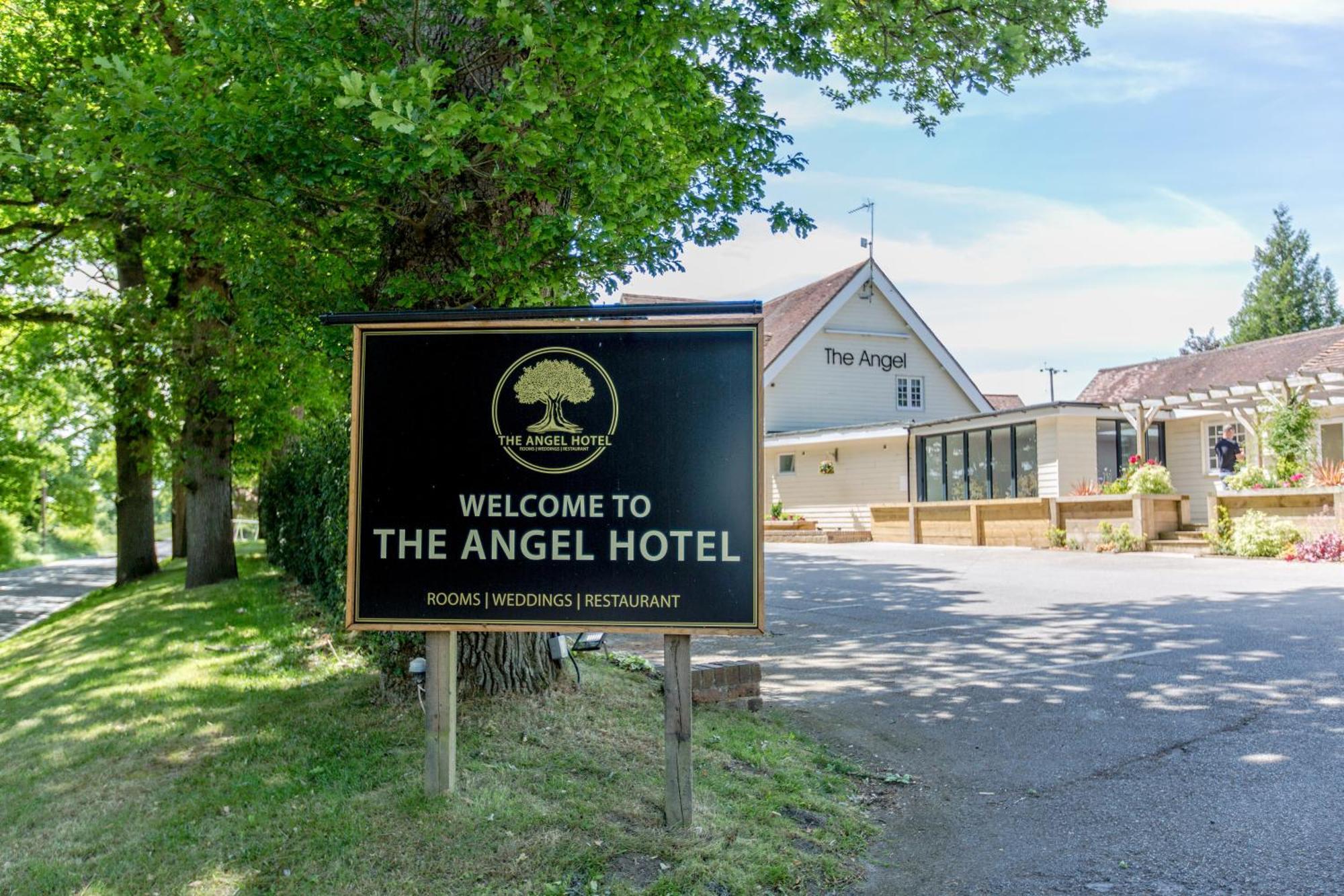 The Angel Hotel Алтон Екстериор снимка
